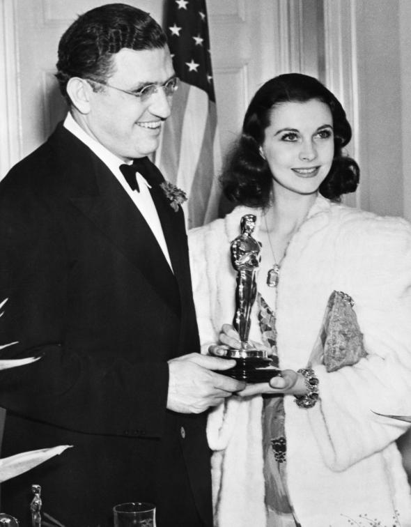 Дэвид О. Селзник и Вивьен Ли на церемонии вручения "Оскар"